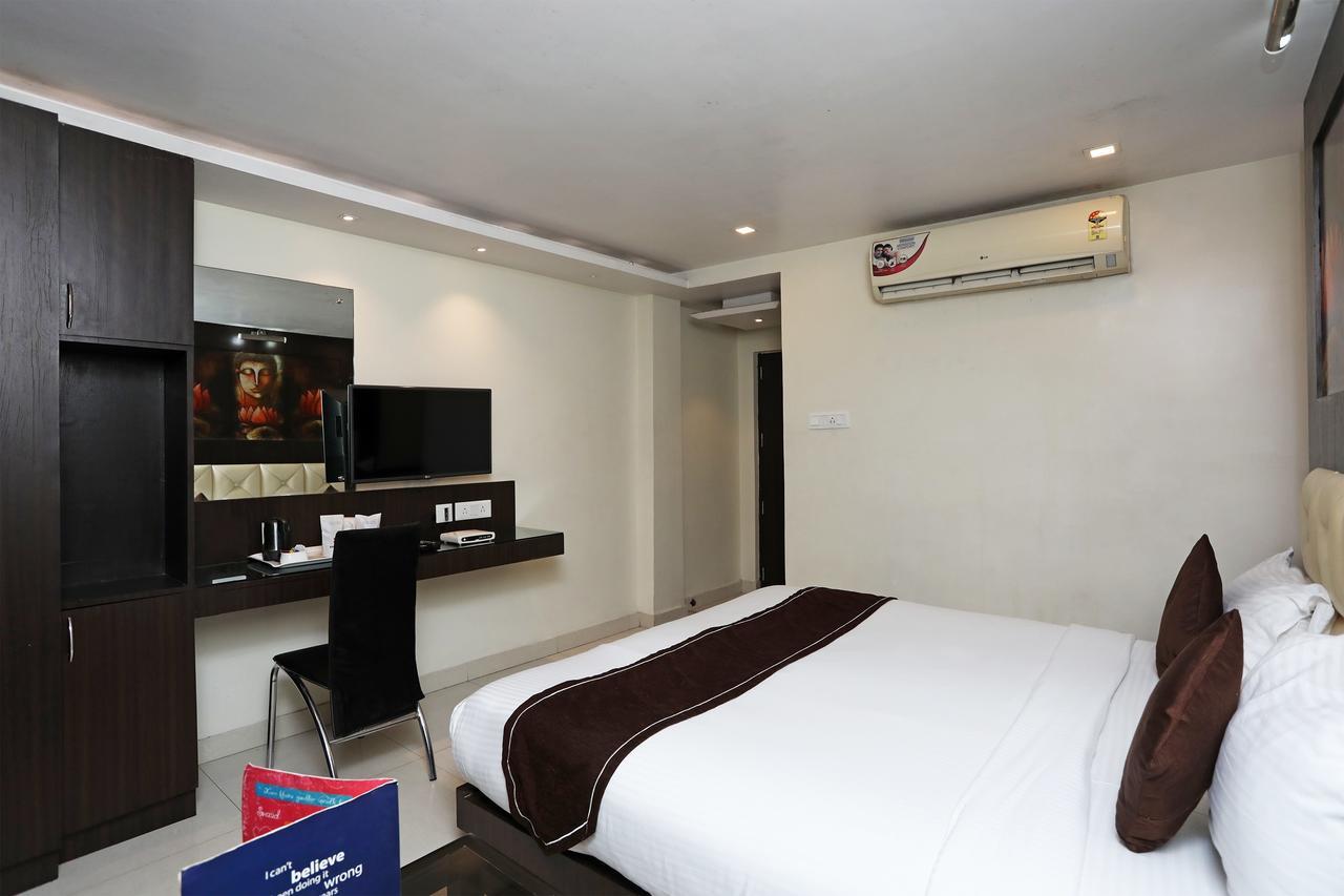 Oyo Tagore Park Em Bypass Hotel 3*