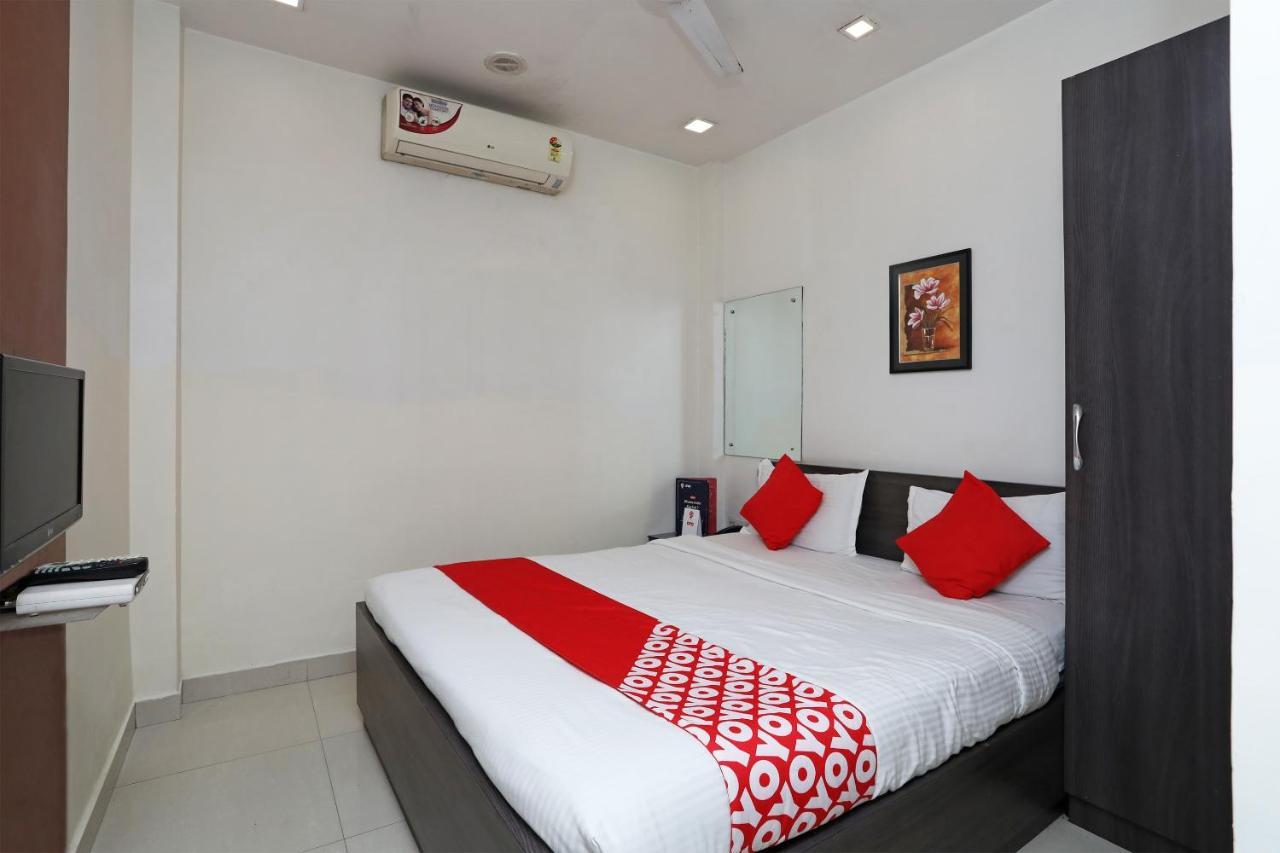 Hotel Oyo Tagore Park Em Bypass 3*