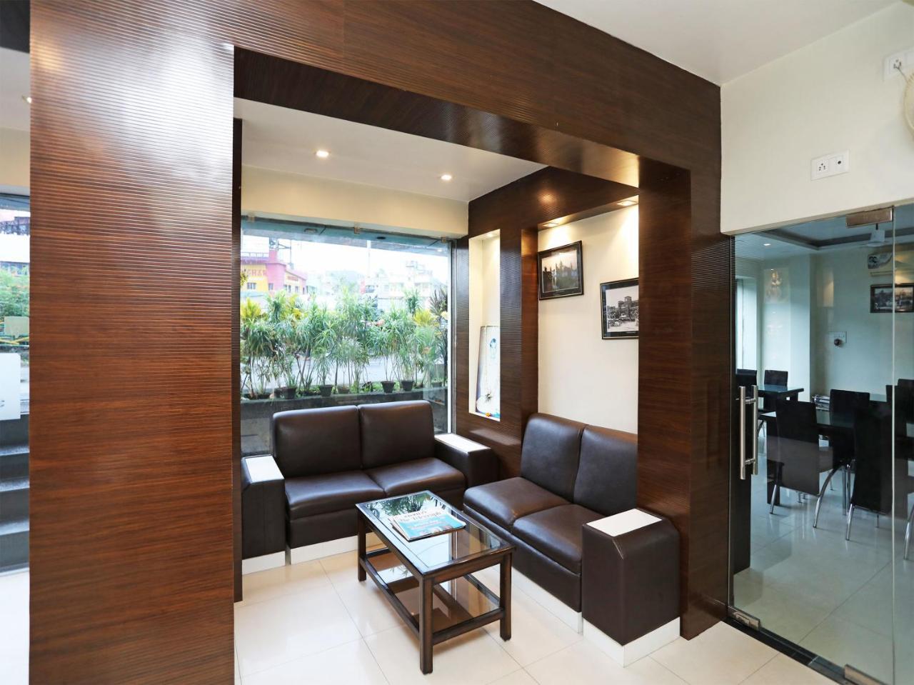 Oyo Tagore Park Em Bypass Hotel 3*